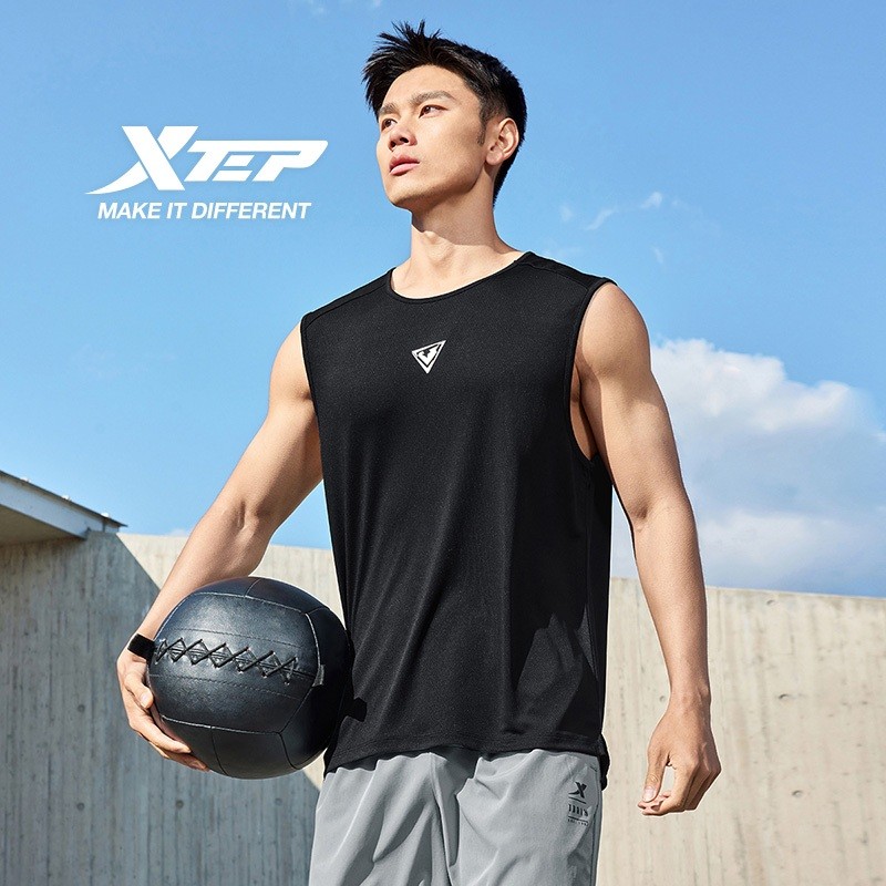 XTEP กีฬาเสื้อกั๊กผู้ชาย 2025 ฤดูร้อนใหม่ ฟิตเนสรอบแขนกุดสำหรับวิ่ง สูงสุด