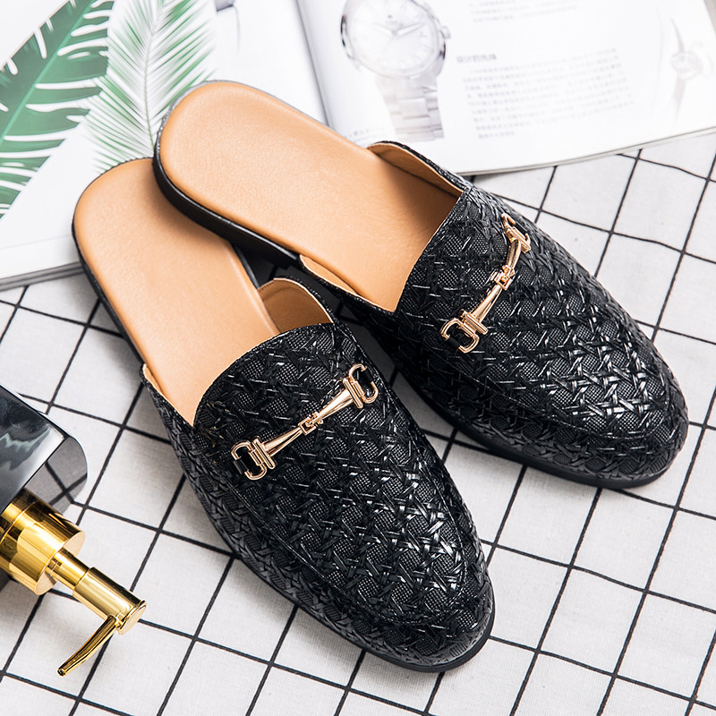 รองเท้าผู้ชายแฟชั่นเวอร์ชั่นเกาหลีรองเท้าหนังกันลื่นแบบสบาย ๆ Slip-On Mules Heelless รองเท้าขี้เกียจรองเท้าผู้ชาย