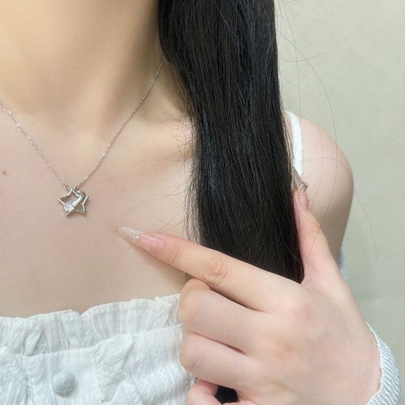 สุภาพสตรีสร้อยคอดาวเกาหลีสร้อยคอโลหะผสม พลอยเทียม