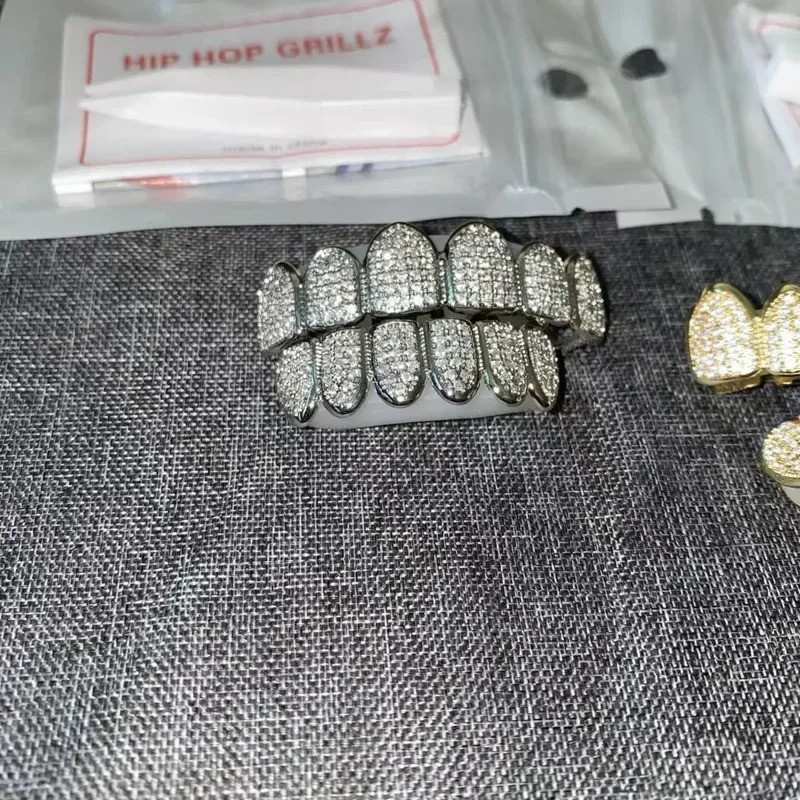 ฟัน Grillz ชุดสําหรับ Unisex ด้านล่างปากสีเงิน เตาย่างฟัน หมวกฟัน ที่ถอดออกได้ทันตกรรม แฟชั่น Body เครื่องประดับเพชร - รูปที่ 5