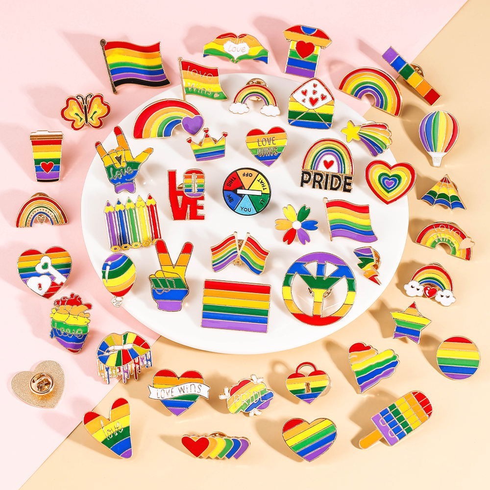 เข็มกลัดสายรุ้ง Pride Month LGBTQ+ ลายเมฆหัวใจ พินติดเสื้อและกระเป๋า ของขวัญเครื่องประดับสุดน่ารัก (พร้อมส่ง)