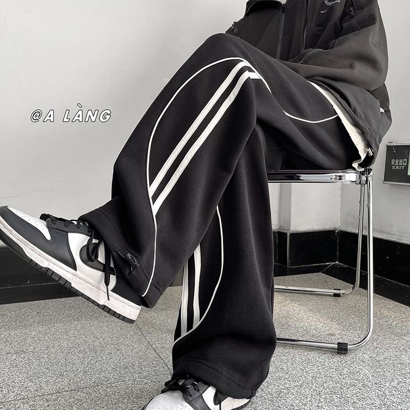 美式hiphop冲锋裤男生裤子痞帅高级感小众设计运动卫裤高街vibe潮American-style hiphop pants men's pants20250826