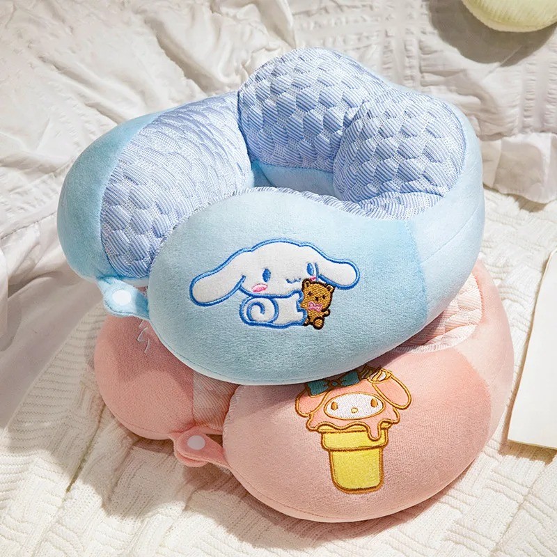 การ์ตูน Kuromi My Melody Cinnamoroll หมอนรองคอรูปตัวยู Pochacco Travel Nap หมอนสํานักงานหมอนสาวของขวัญ