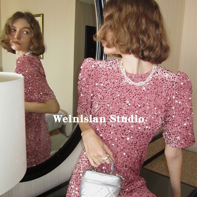 Four Seasons สไตล์ใหม่อารมณ์ Influencer Pure Desire Retro Sparkling Sequined กระโปรง Slim-fit คอกลมพัฟสั้น