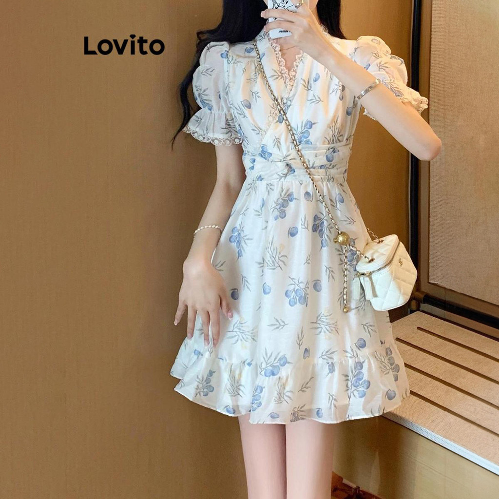 Lovito ชุดเดรสลําลอง ทรงเอ แต่งลูกไม้ ลายดอกไม้ สําหรับผู้หญิง LNA38057 (สีขาว)