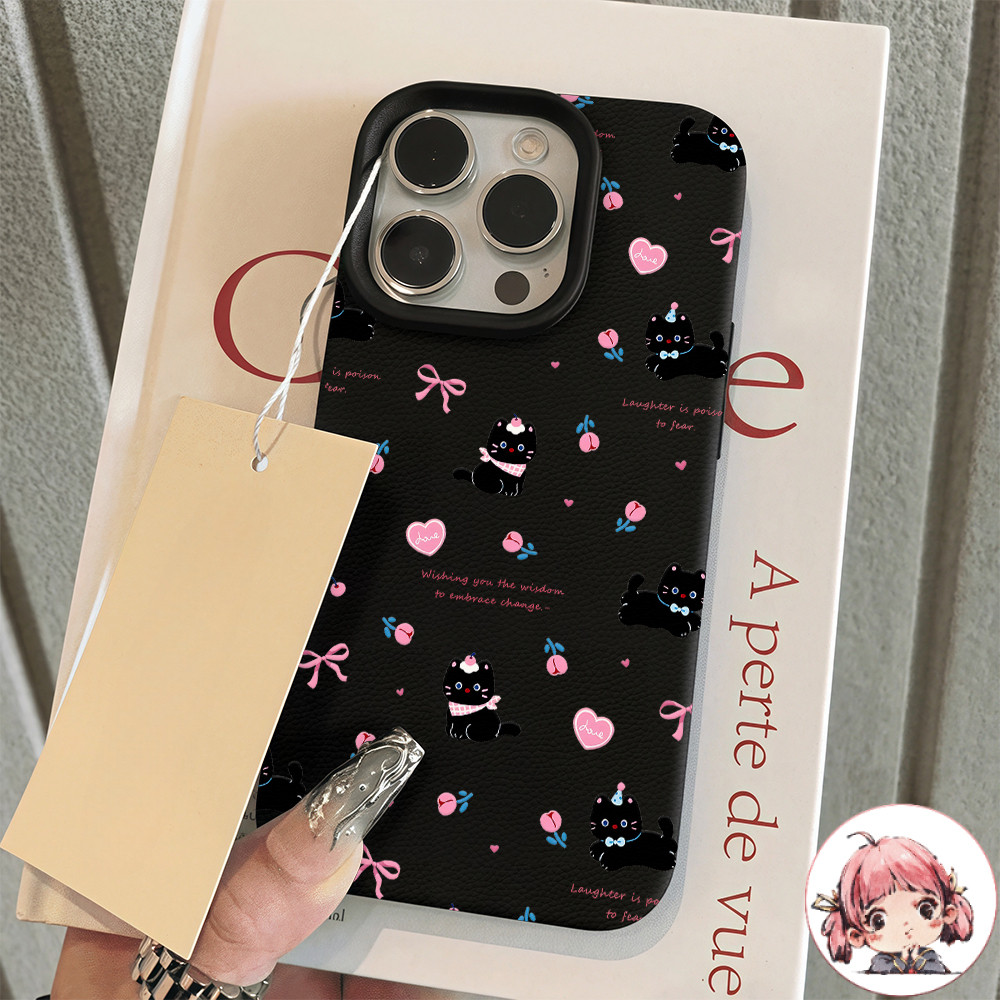🔥 GOOD 🔥 เคสเหมือนเปลือกลิ้นจี่ แมวดำน่ารัก ทิวลิป สําหรับ IPhone 16 15 14 13 7 8plus Pro Promax XR XS เลือกได้ห้าสี