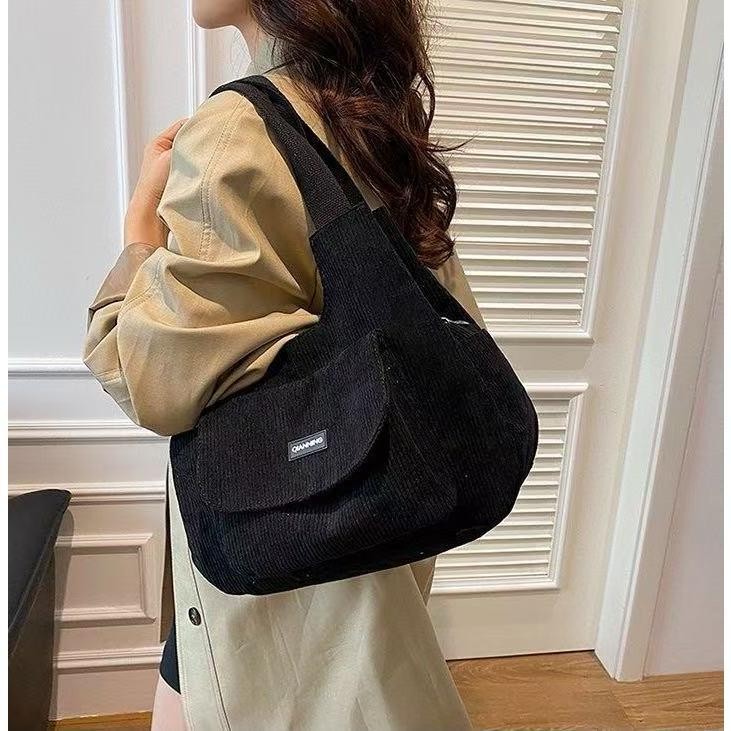 【พร้อมส่ง】miss bag fashion กระเป๋าสะพายไหล่ กระเป๋านาดใหญ่จุของได้เยอะ รุ่นฮิต เข้ากับทุกการ - รูปที่ 5