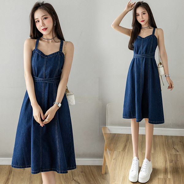 เดรสเกาะอก เกาะอกสีขาว ช็อตจริง: เสื้อกั๊กยีนส์, sundress, สีน้ําเงินของผู้หญิง, เชนิลล์, สแปนเด็กซ์, เสื้อผ้าส่วนตัวอื่น ๆ , คนดัง, พี่สาวราชวงศ์ และสีทึบ