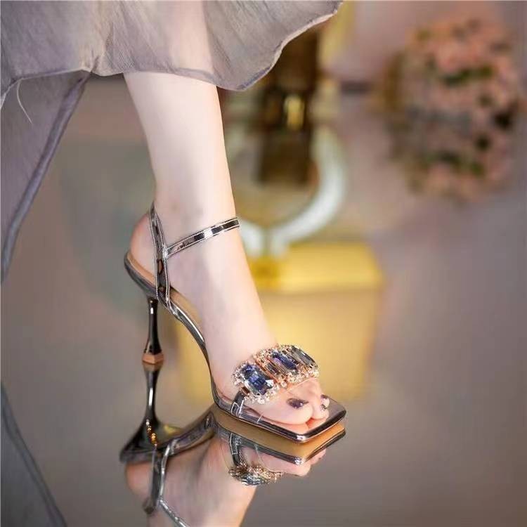 รองเท้าส้นสูง Cover Toe Sandals รองเท้าแตะโรมันฤดูร้อนเกาหลี Casual Beach