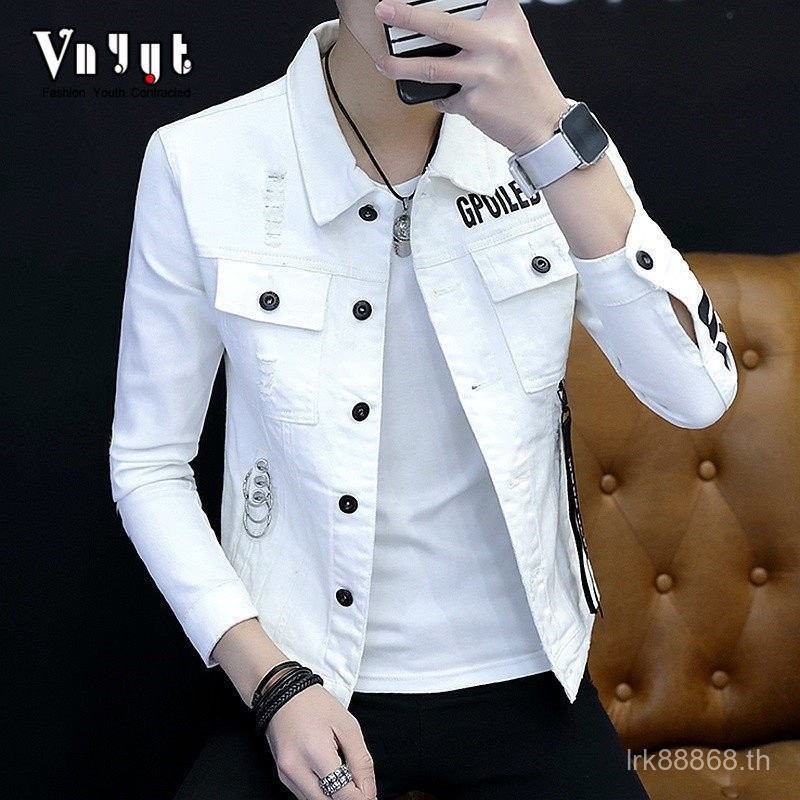 แจ็กเก็ตยีนส์ขาดๆเสื้อสีขาวสไตล์เกาหลีสำหรับผู้ชายเสื้อแจ็คเก็ตเข้ารูปแมทช์ลุคง่ายแบบใหม่แฟชั่นฤดูใบไม้ร่วงและฤดูหนาว2025สำหรับนักเรียน