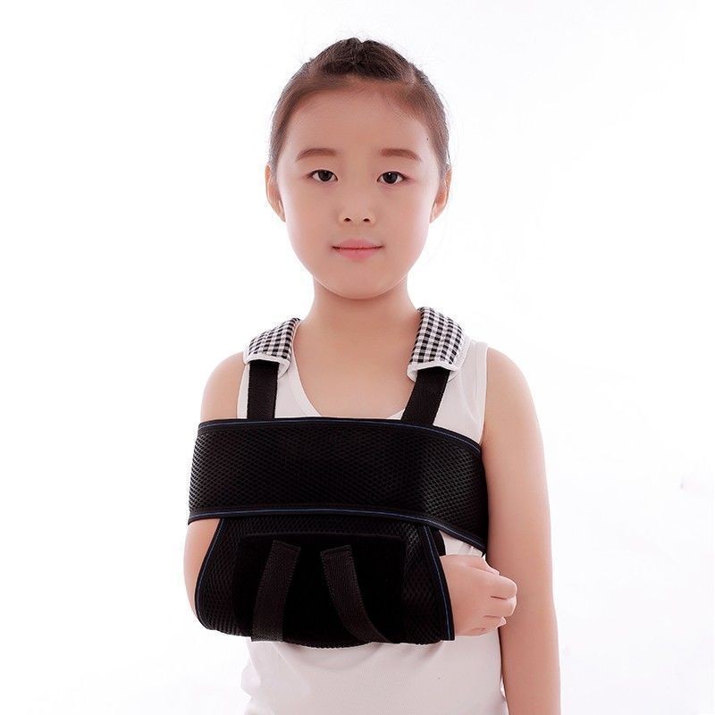 เด็กปลายแขนสลิงหักระบายอากาศด้านบนแขนข้อมือศัลยกรรมตรึงสายรัดไหล่ Dislo儿童前手爆骨吊带11.5气上手
