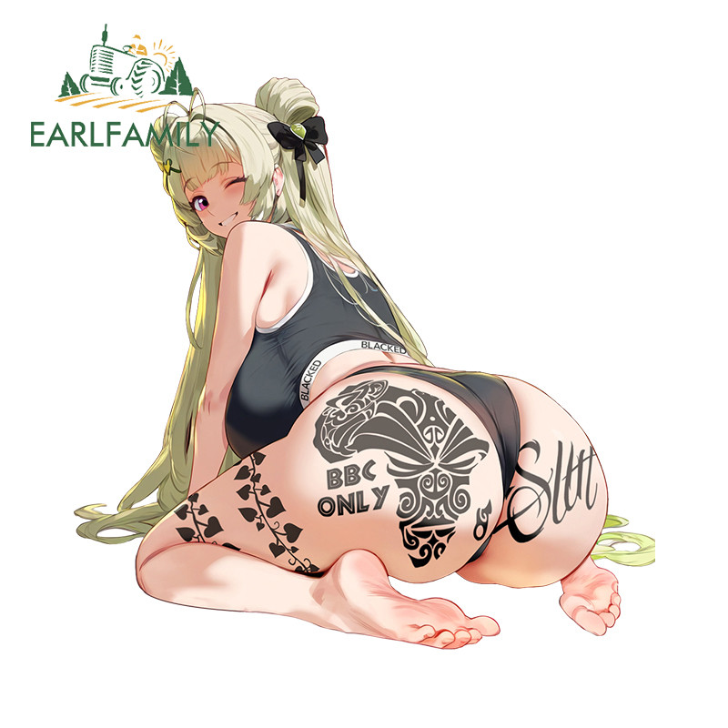 Earlfamily 13 ซม.x 12.8 ซม.NIKKE Kneeling รถสติกเกอร์บิกินี่ Hentai ก้น Tattoo กันน้ํา Decal อะนิเมะรถจักรยานยนต์ตกแต่ง