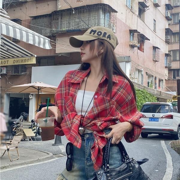KOKO#เสื้อเชิ้ตลายสก๊อตสีแดง แขนยาวปกเสื้อแฟชั่นหลวมน่าสนใจ สำหรับสาวๆ ที่ชอบสไตล์วินเทจ #W514
