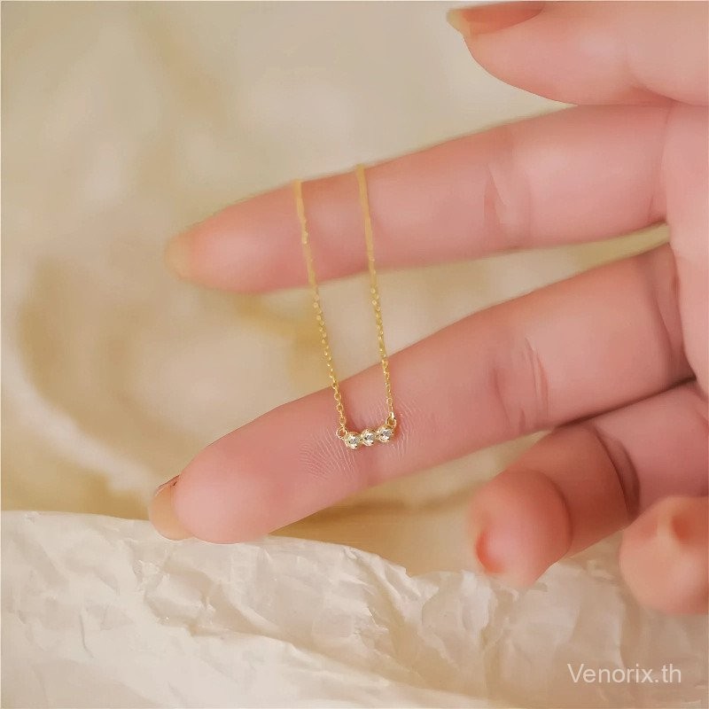 【ส่งเร็ว1-2วัน】Venorix สร้อยคอแฟชั่น One Word เงินแท้ S925 ชุบทอง 14K | เพชร 3 เม็ด | โซ่ไหปลาร้า