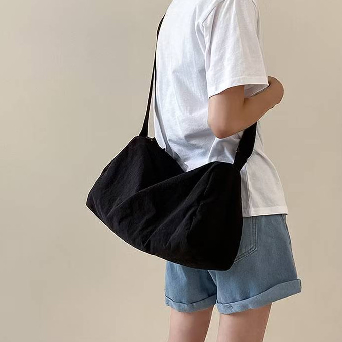 ifashionbag(IF2229) กระเป๋าสะพายข้างผ้าไนล่อนยู๋ยี๊-ใส่ไอแพดได้ ใบใหญ่