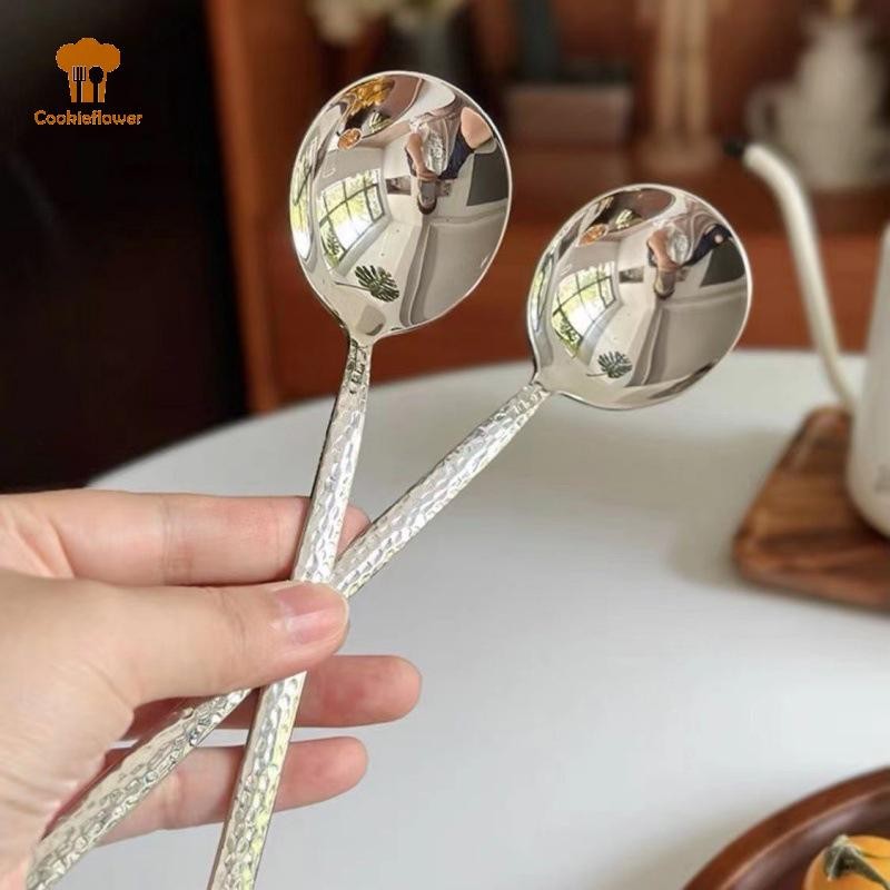 Ckfr ช้อนกลมสแตนเลสสุทธิสีแดง Golden Dinner ด้ามยาวกวนช้อนขนมหวานสําหรับอุปกรณ์ครัว Gadgets ใหม่