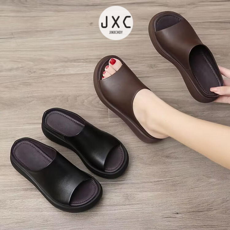 JINxCHOY รองเท้าแตะส้นกลางสไตล์อังกฤษ หัวกลม กันลื่น ทนทาน สีพื้น PU สบาย สำหรับผู้หญิง พื้นนุ่ม สบาย สวมใส่ได้ทุกวัน แฟชั่น รองเท้าแตะสบายๆ ราคาขายส่งจากโรงงาน