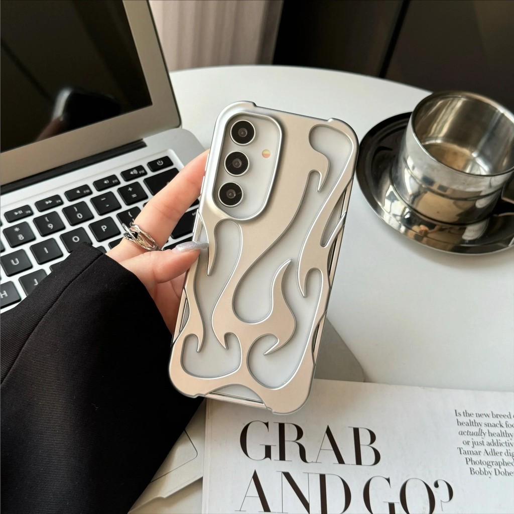 3d เปลวไฟ Hollow รูปแบบสําหรับ Samsung Galaxy S24 Ultra S23 S22 A16 A06 A14 A15 A54 บางเฉียบกันกระแทก Soft TPU ฝาครอบสีดํา