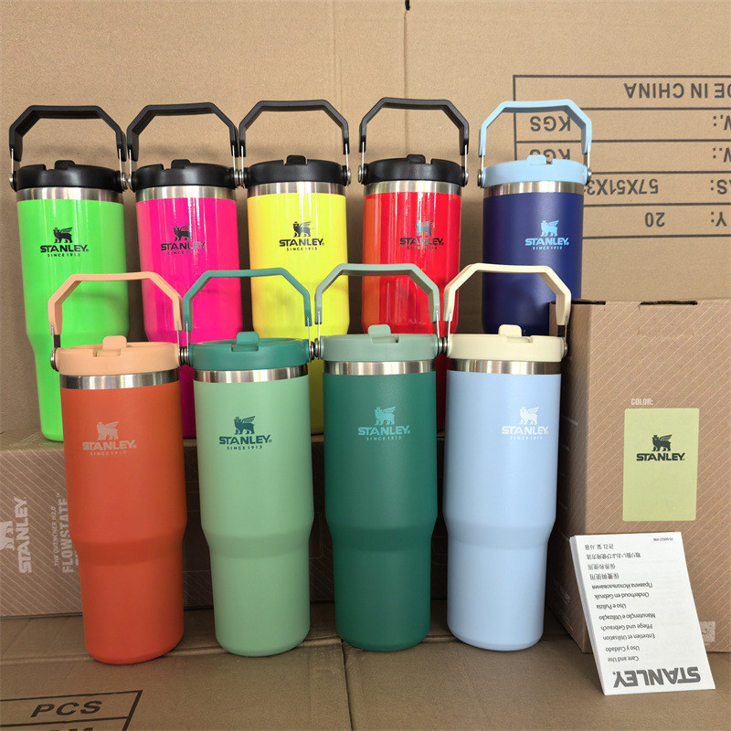 Stan-ley สไตล์เดียวกัน 304 ถ้วยเก็บความร้อนสแตนเลสกลางแจ้งแบบพกพา Handy Straw Car Cup
