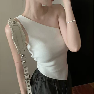 เสื้อไหล่เดี่ยวเข้ารูป สไตล์เกาหลีทรงสวย ใส่แล้วหุ่นดี ผ้าไหมพรมยืดได้เยอะ ใส่แล้วไม่ร้อน มีให้เลือกทั้งหมด 4 สี
