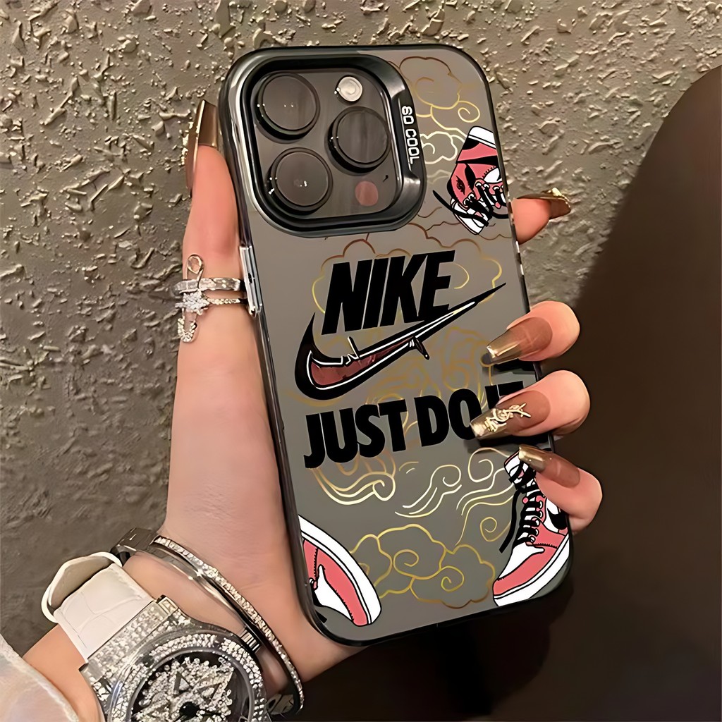 COD ใช้ได้ iphone 11 13 12 14 15 Pro MAX 14 15 7 Plus XR XSMAX SE การ์ตูน Doodle NIKE AJ รองเท้ากรณีโทรศัพท์โฮโลแกรม