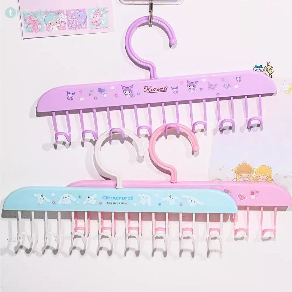 ตะขอแขวนอเนกประสงค์ 8 ตะขอ หมุนได้ 360 องศา หอพัก ห้องนอน เสื้อผ้า Kuromi แขวนผนัง เบ็ดเตล็ด TH