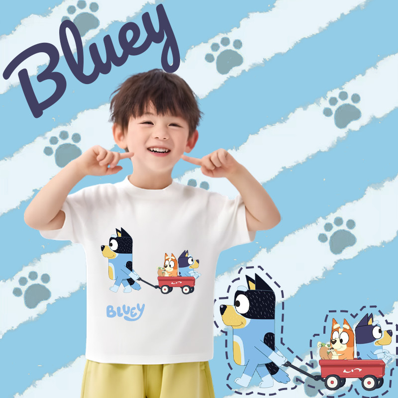 NEW เสื้อเด็ก Bluey เสื้อยืดแขนสั้น พิมพ์ลายกราฟฟิค | การ์ตูนการ์ตูนลูกสุนัข ผ้าCotton 100% T-Shirt ชุดใหม่น่ารัก #19