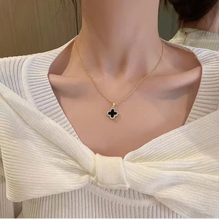 โชคดีสี่ใบโคลเวอร์สร้อยคอเหล็กไทเทเนียม/ต่างหูหญิงสีดําสีขาวสองด้านคลาสสิกแฟชั่นสูท