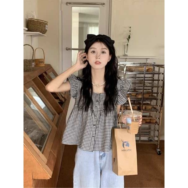 เสื้อสายฝอ เสื้อไหมพรม เชื้อราหวานตัดแต่งลายสก๊อตเสื้อเชิ้ตแขนบินเล็ก babydoll เสื้อเชิ้ตผู้หญิงฤดูร้อนการออกแบบใหม่ความรู้สึกเฉพาะ