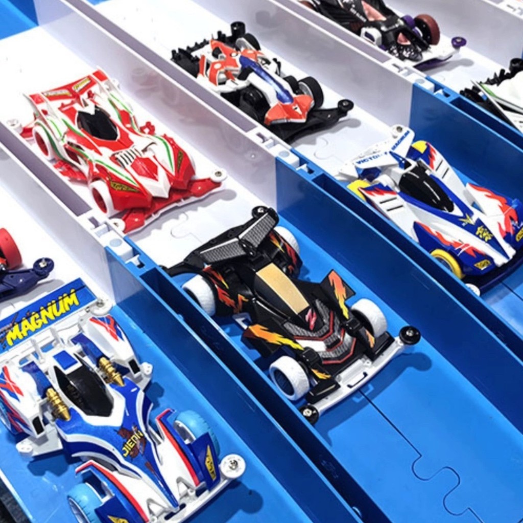 Jiepin Four Drive Brothers 4WD Racing New Triangle Arrow 8 Hao 8 Giant Mac ของเล่นประกอบมอเตอร์