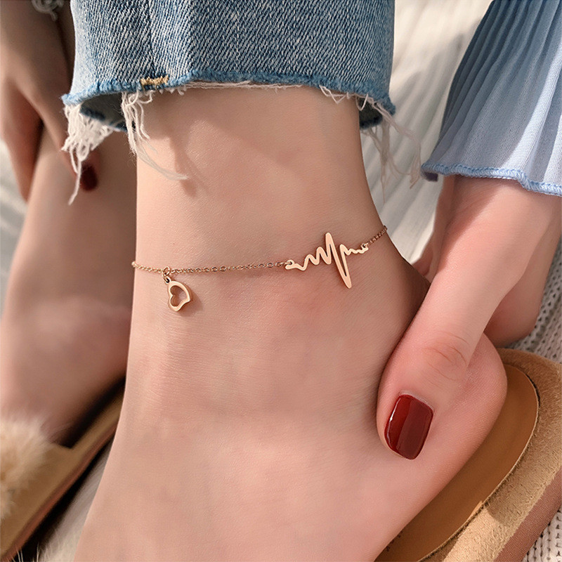 Ht ECG กําไลข้อเท้าเหล็กไทเทเนียมหญิง Influencer สแตนเลสชุบ 18K Gold Anklet อุปกรณ์เสริมจะไม่จางหาย