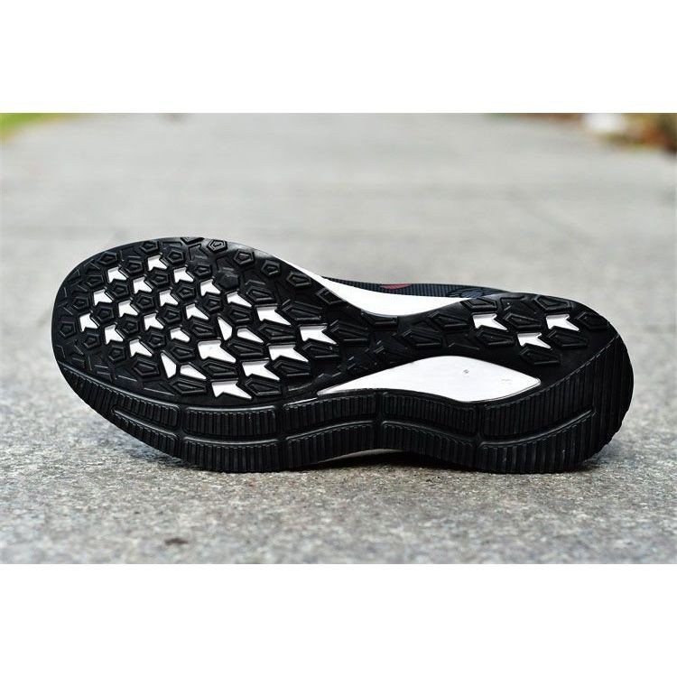 SE-105 รองเท้าผ้าใบผู้ชาย สีดำ รองเท้ากีฬาแฟชั่น แต่งลาย สปอร์ต เท่ ใส่เที่ยว ใส่วิ่ง ระบายอากาศได้ดี น้ำหนักเบา ใส่สบาย - รูปที่ 5