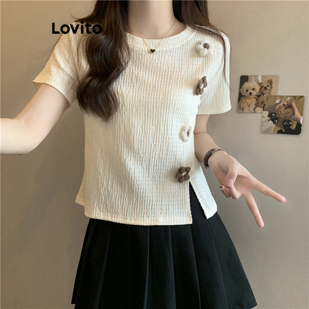 Lovito เสื้อยืดผู้หญิง แต่งจีบย่น สีพื้น ประดับดอกไม้ สไตล์ลำลอง LNA66479(หลากสี)
