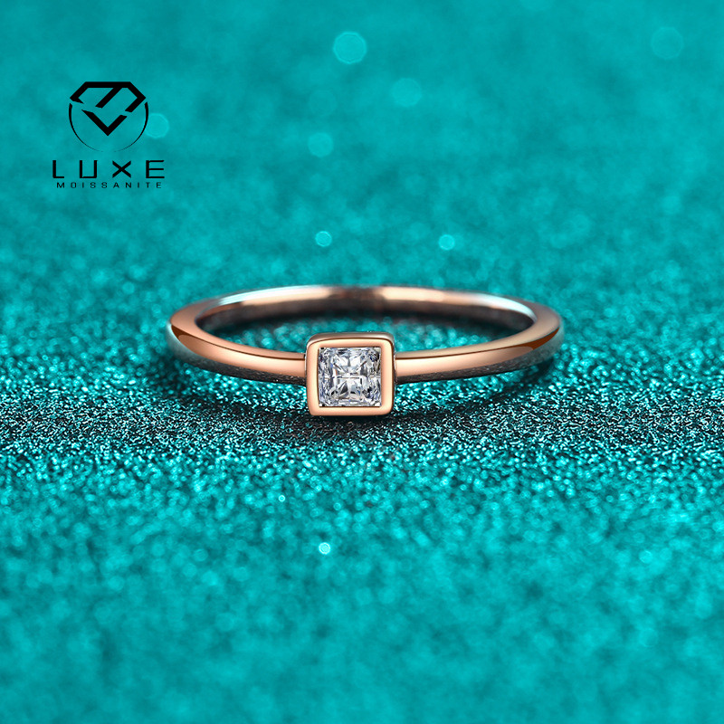 จริง Moissanite 0.3ct Bezel Design Princess ตัดแชมเปญ Vintage แหวน S925 เงินสเตอร์ลิง E6137 การรับรอ