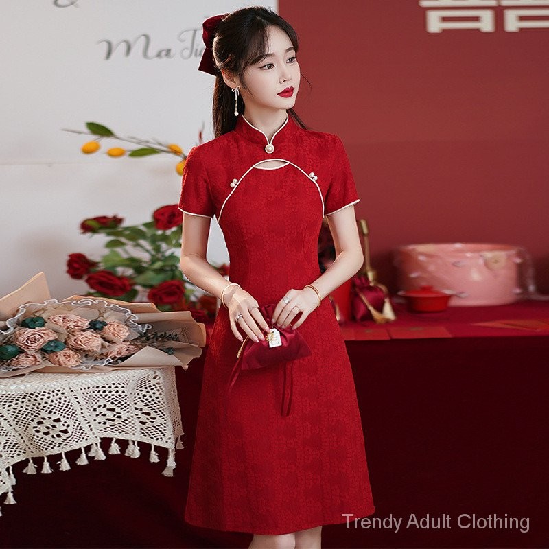 Qipao ชุดกี่เพ้าผู้หญิงไซส์ใหญ่ปรับปรุง CNY ชุดกี่เพ้าเจ้าสาวชุดหมั้นชุดกี่เพ้าปรับปรุงเสื้อผ้าคนตัวเล็กกลับไปที่ประตูชุดลำลองสามารถสวมใส่ได้เมื่อแต่งงาน