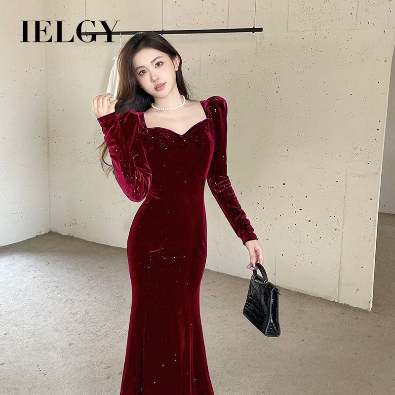 IELGY ชุดคริสต์มาสชุดเดรสคอเหลี่ยมกํามะหยี่สีแดงผู้หญิงกระโปรงยาวหางปลาบาง