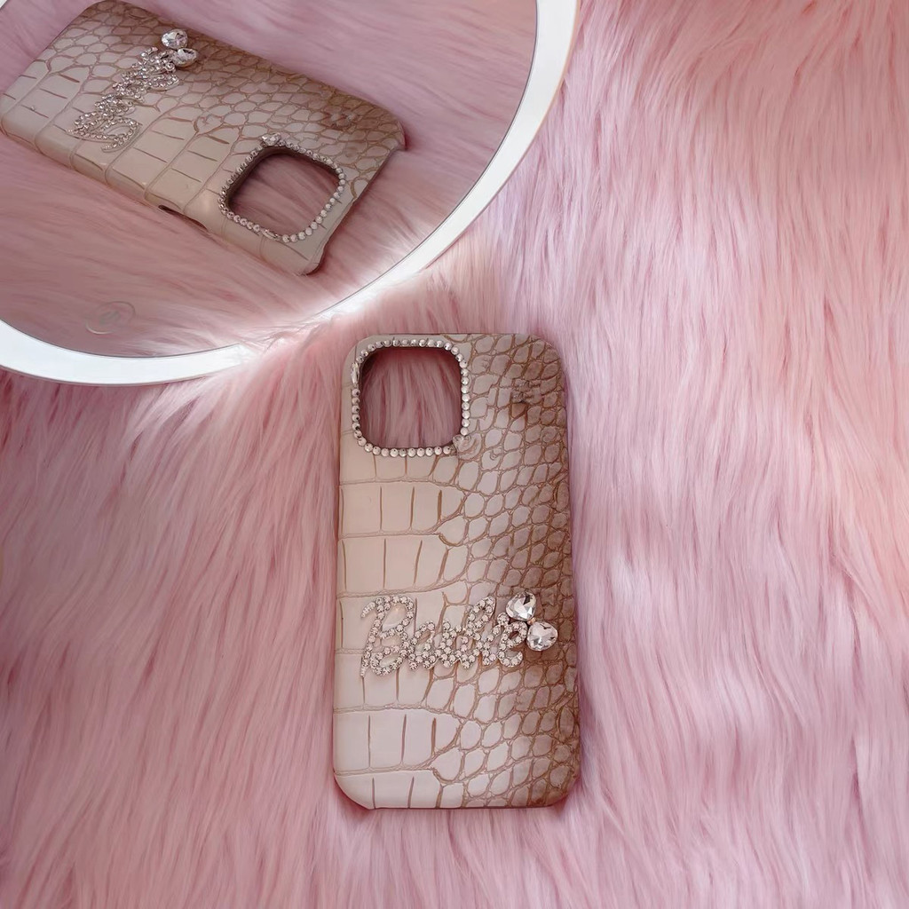 Premium Seriesbarbie-inspired Pink Rhinestone เคสโทรศัพท์ – ฝาครอบหนังแท้ประกายสําหรับ iPhone 16 15 14 13 12 11 Series, Girly Glamorous อุปกรณ์เสริมสําหรับผู้หญิงและวัยรุ่น ราคา ถูกที่สุด ดีลบีเคเค แกลเลอรีภาพที่ 6