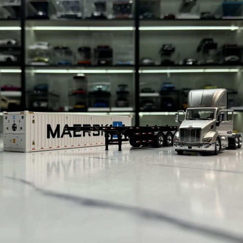 DM 1: 50 Maersk Masky 40 Refrigerated Container CASCADIA Skeleton Trailer Model