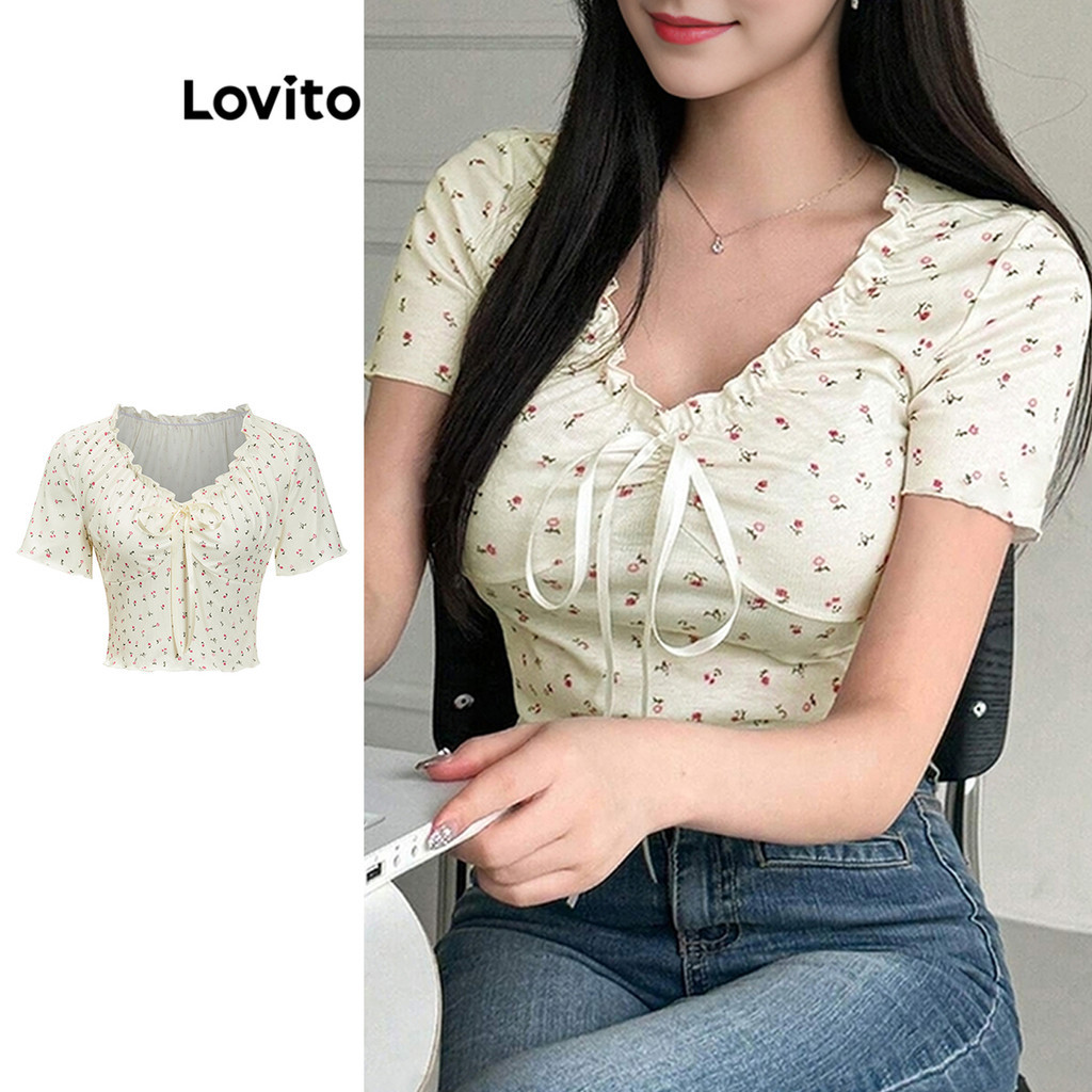 Lovito เสื้อยืดผู้หญิง ลายดอกไม้ คอแต่งระบาย สไตล์ลำลอง L91ED518