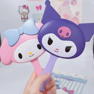 [2-in-1] กระจกแต่งหน้าการ์ตูน Sanrio น่ารัก มือถือ, น่ารัก Kuromi Melody Cinnamoroll Hello Kitty หอพักนักศึกษา กระจกมือถือ กระจกพกพา หวี