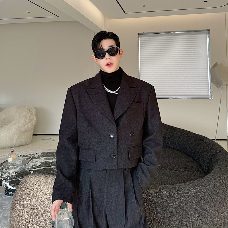 ยุโรปอเมริกันฝรั่งเศสปารีสแคทวอล์สไตล์เบอร์กันดีสูทสั้นเข้ารูปผู้ชายหล่อจับคู่ชุดกางเกงขากว้างสูท