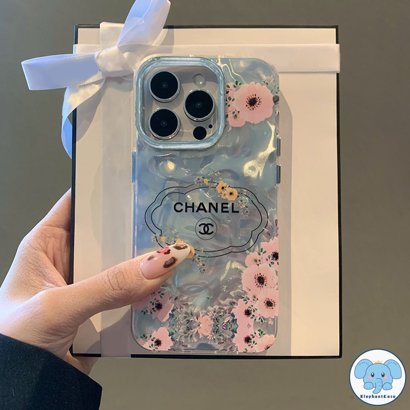 ดอกไม้สีชมพูโรแมนติกเข้ากันได้เคสไอโฟน 16 11 13 15 12 14 Pro Max XR 16 8 7 Plus X XS Max SE2020 แบรนด์แฟชั่นเงาลูกฟูกเคส