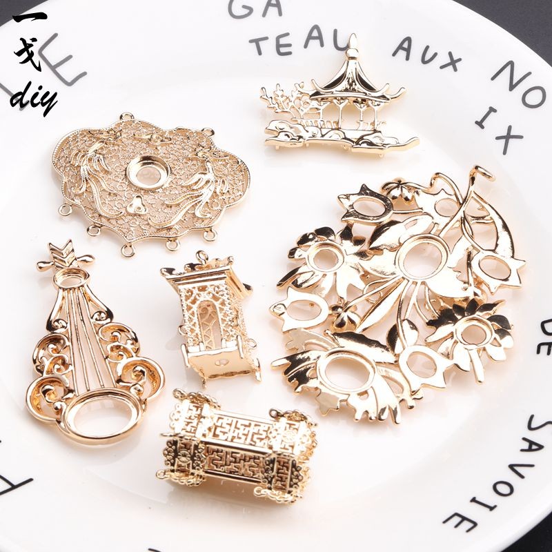 เซตเครื่องประดับ Pavilion DIY ประกอบด้วยตัวคล้องผม ต่างหู และสร้อยคอมากกว่า 1 อัน