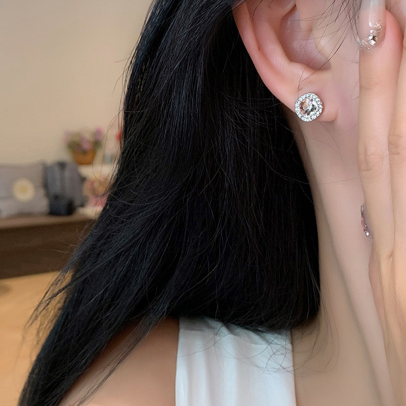 Cubic Zirconia ต่างหูไม่มีรูหูคลิปฝัง Rhinestone คลิปต่างหูโดยไม่ต้องเจาะ Minimalist ต่างหูเครื่องประดับ CEY675 ราคา ถูกที่สุด ดีลบีเคเค แกลเลอรีภาพที่ 3