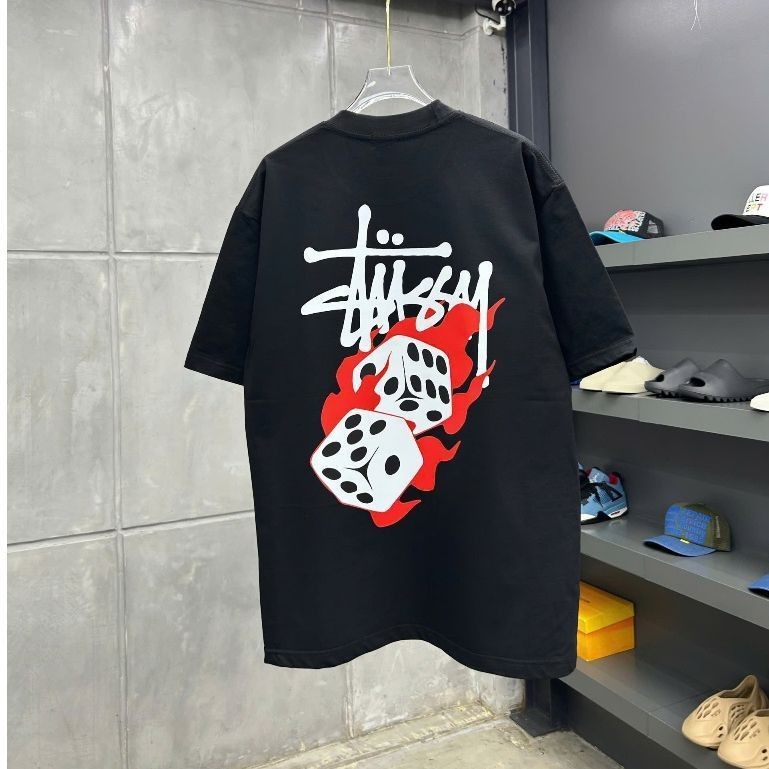 Stussy Flame Dice เสื้อยืด Unisex สําหรับผู้ชายและผู้หญิง -