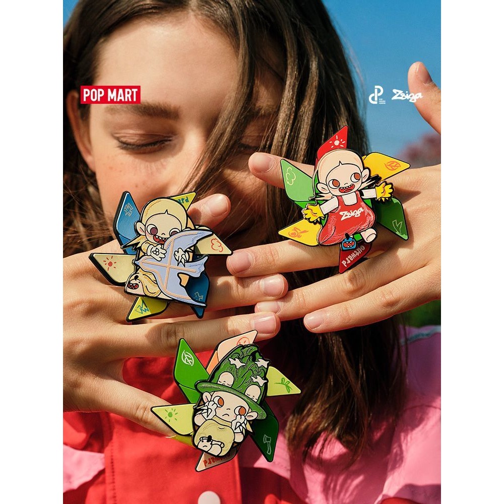 POPMART POPMART Zsiga Zsiga Walking Along Series Mystery Box เครื่องประดับอโรมาในรถยนต์