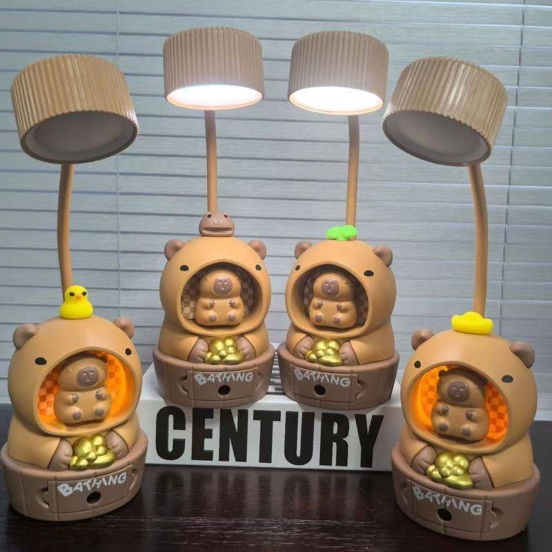 การ์ตูน คาปิบาระ นํา โคมไฟตั้งโต๊ะป้องกันดวงตา ยูเอสบี ชาร์จไฟการเรียนรู้พร้อมกบเหลาดินสอ ห้องนอนเด็กข้างเตียงปรับอ่านไฟกลางคืนเครื่องเขี