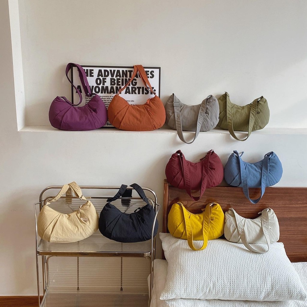 พร้อมส่งในไทย Uniqlo มีป้ายห้อย กระเป๋าสะพายสำหรับผู้หญิง ผ้าสวยนุ่มนิ่ม กำลังฮิต ตามเทรนสุดๆ