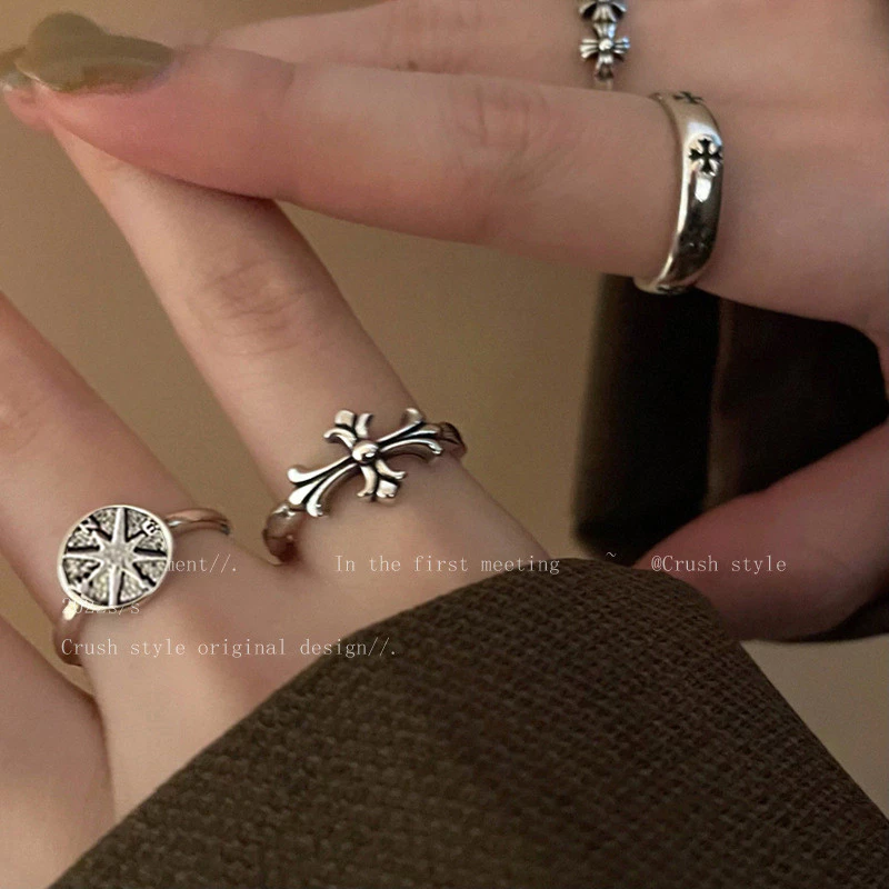 แฟชั่นผู้หญิงเครื่องประดับ Retro Alloy Silver Cross Star (เส้นผ่าศูนย์กลางประมาณ 1.7 ซม.)Finger Ring