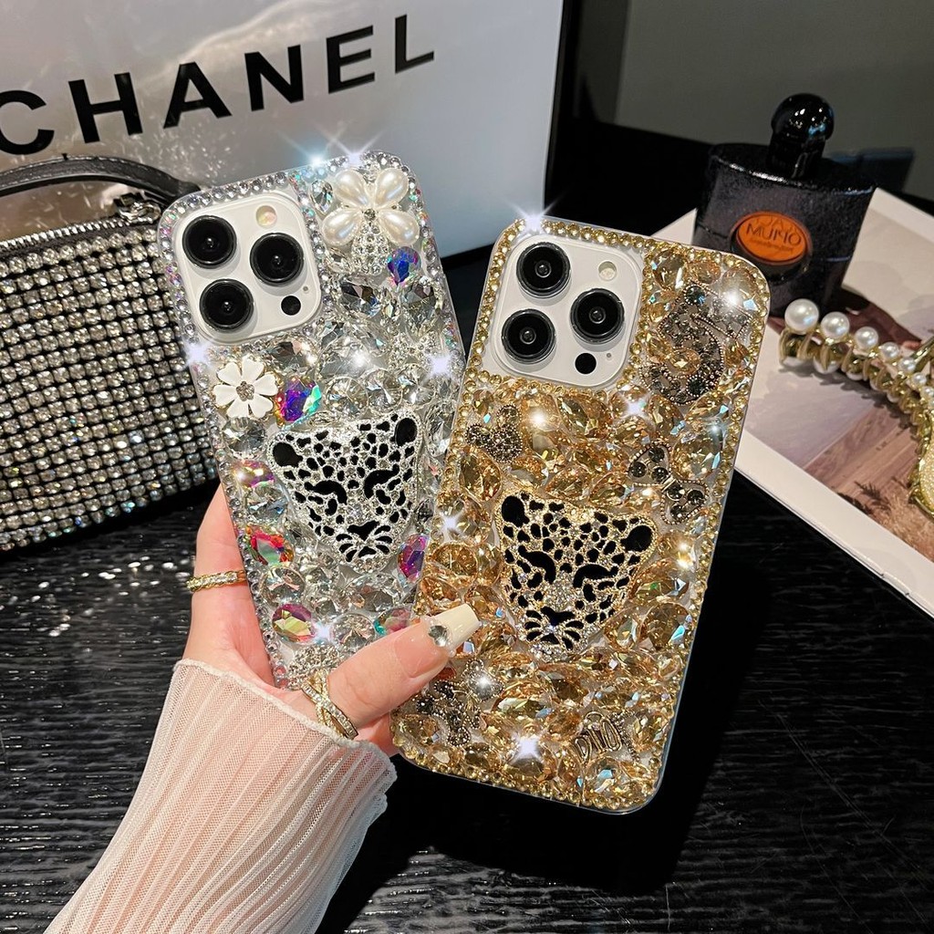 เหมาะสําหรับเคสโทรศัพท์ Apple 16pro Rhinestone Leopard iPhone15pro สร้อยข้อมือรวมทุกอย่าง 14 Full Diamond 13 เคสป้องกัน